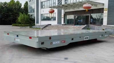 Omnidirectial akumulatora die pārsūtīšanas ratiņi